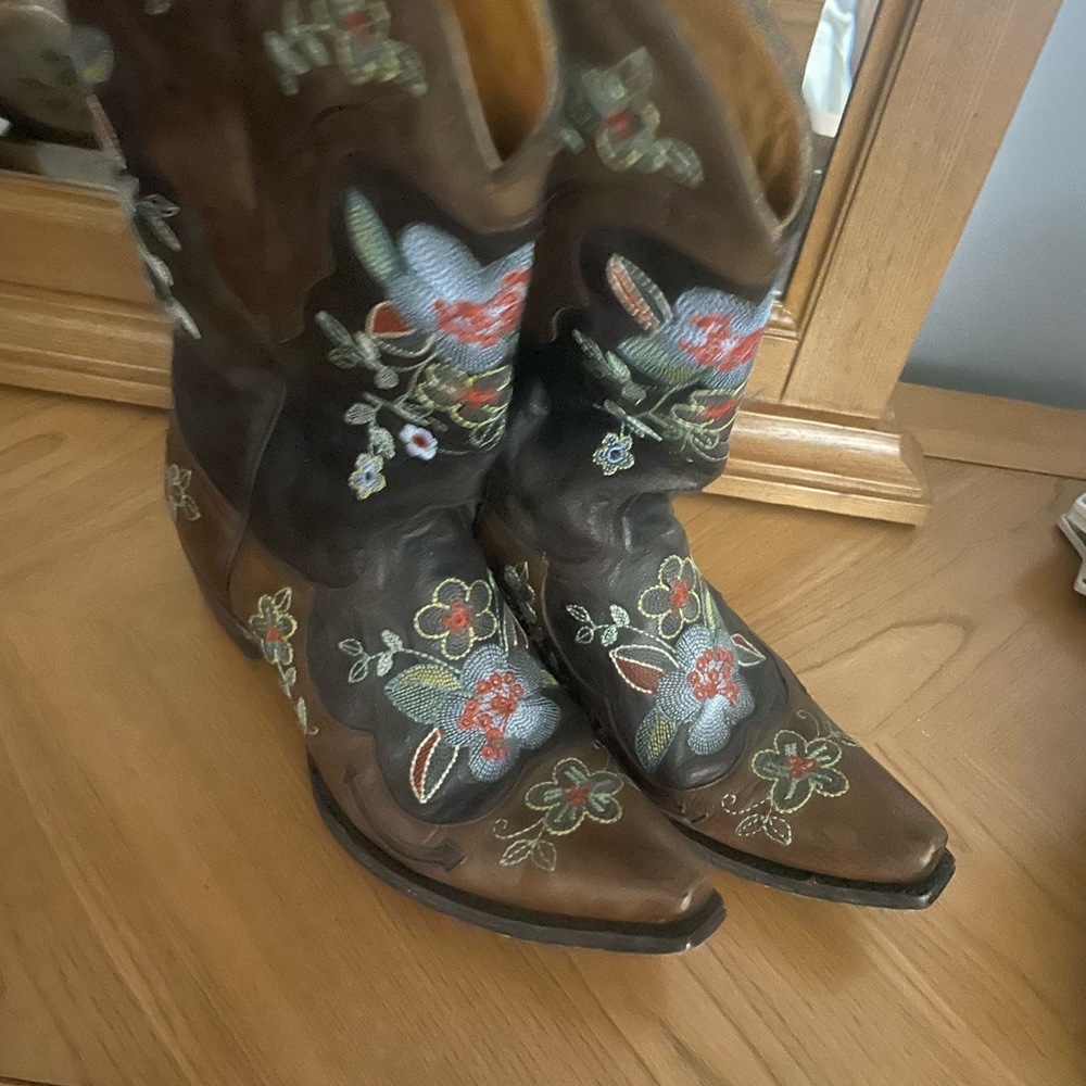 Old Gringo cowboy boots